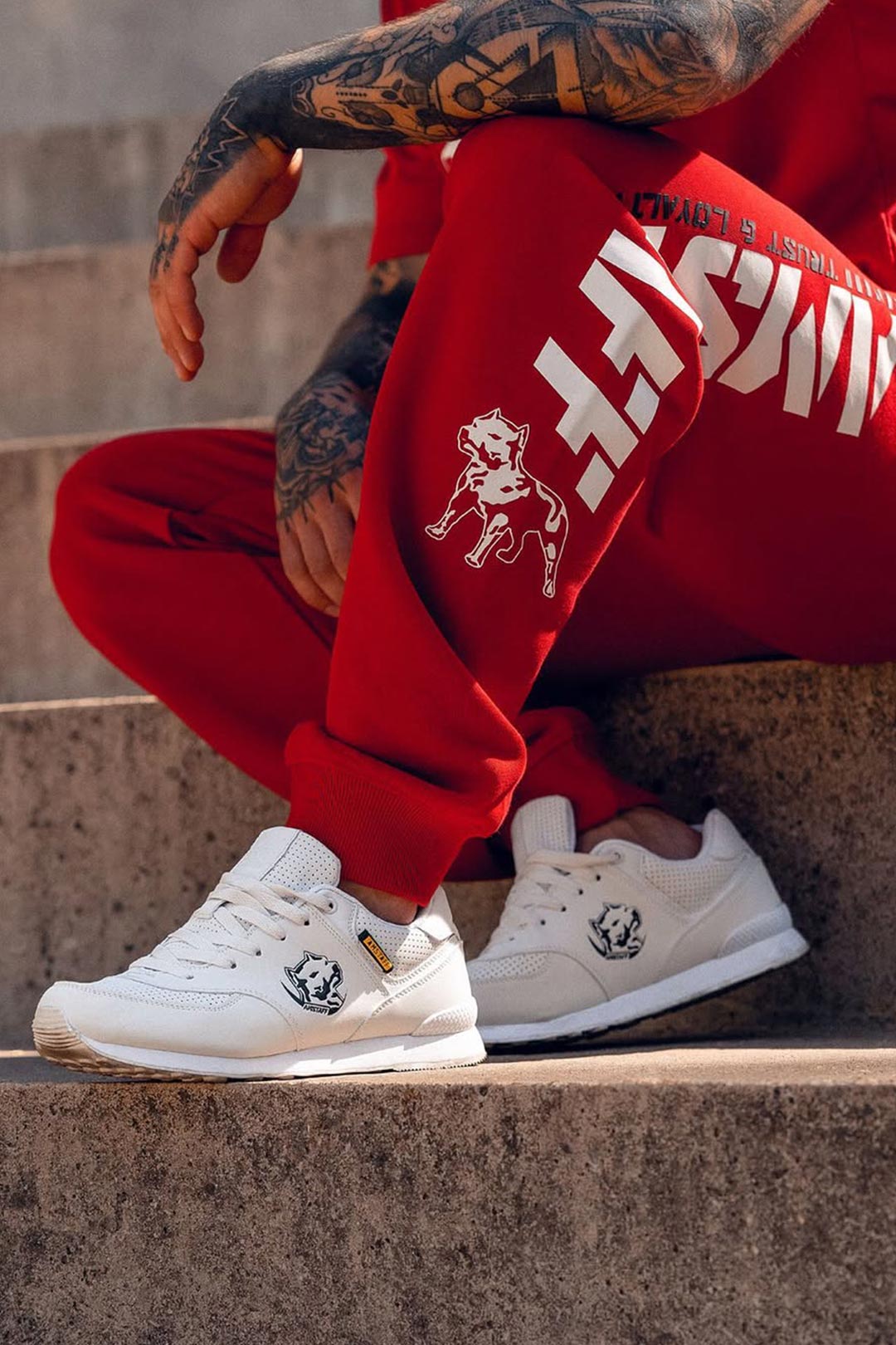 Sweatpants in Rot.